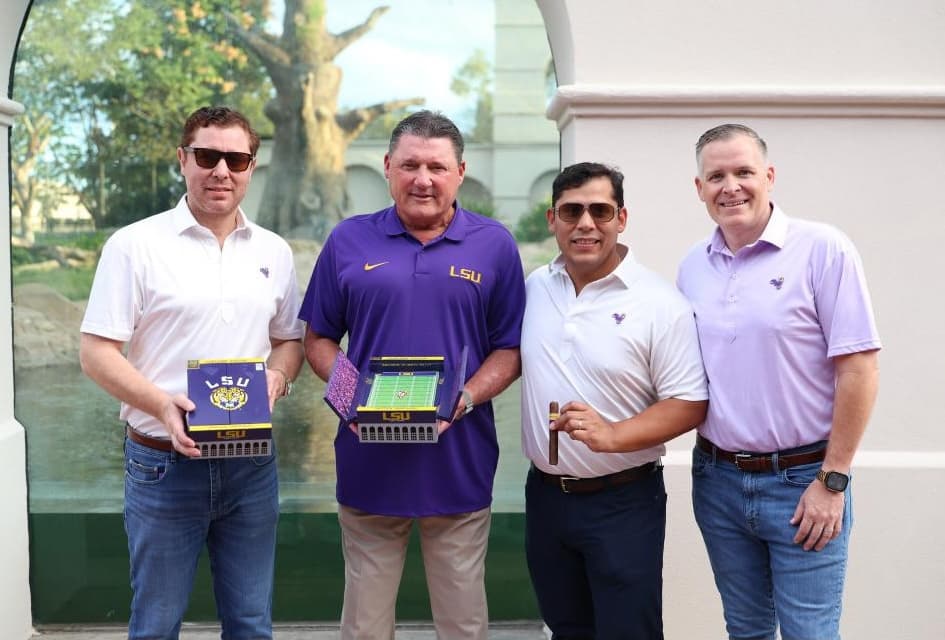 Bocock Brothers 推出 Coach O 體育場系列,獲得 Ed Orgeron 認可