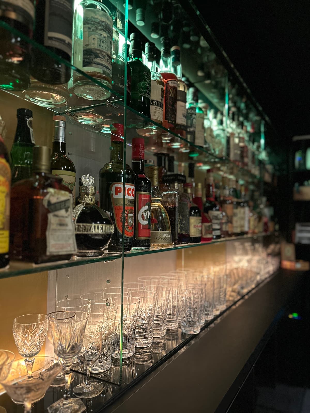 cigar bar escape