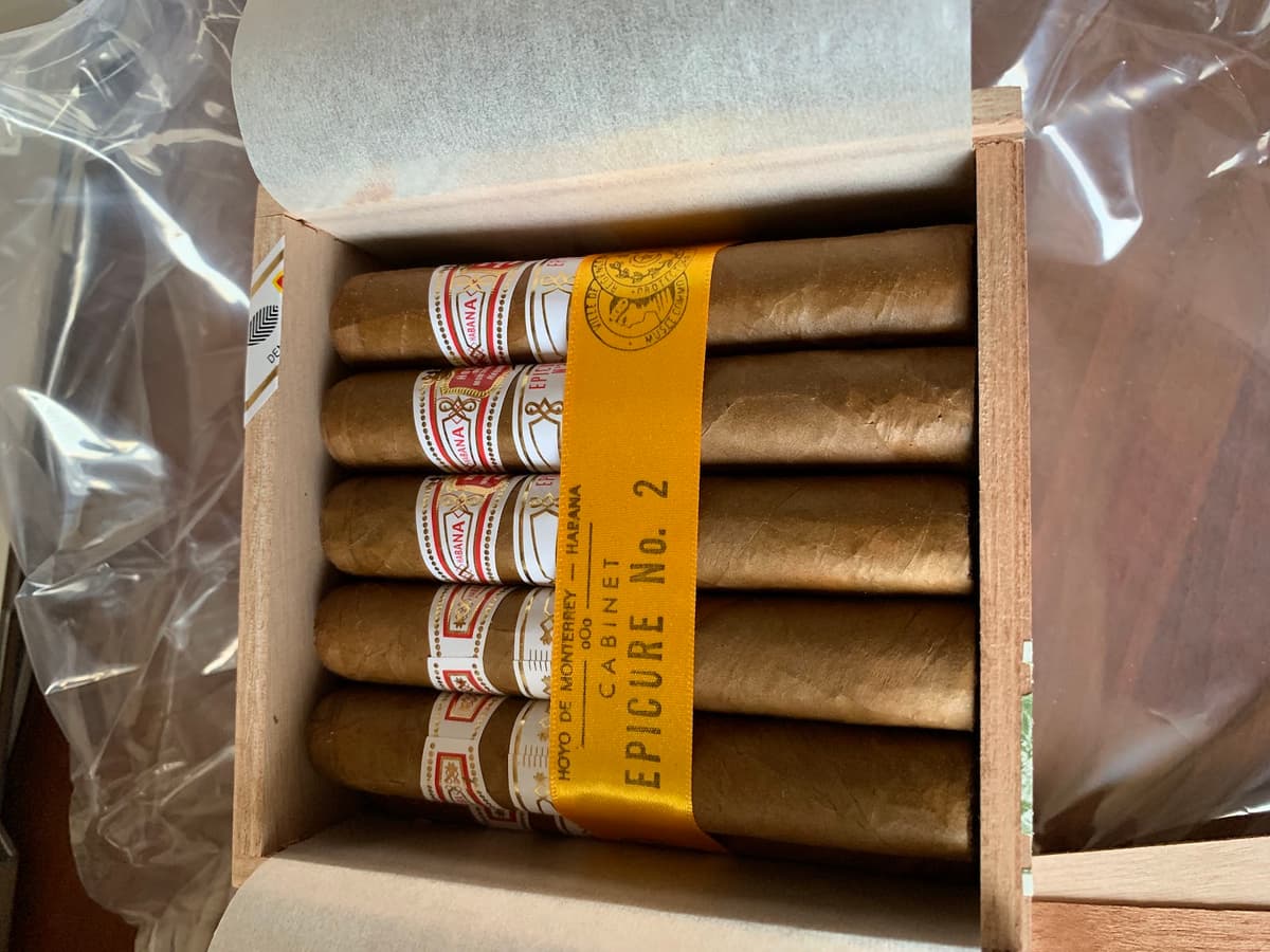 Finest Cuban Cigars (古巴雪茄, 雪茄)