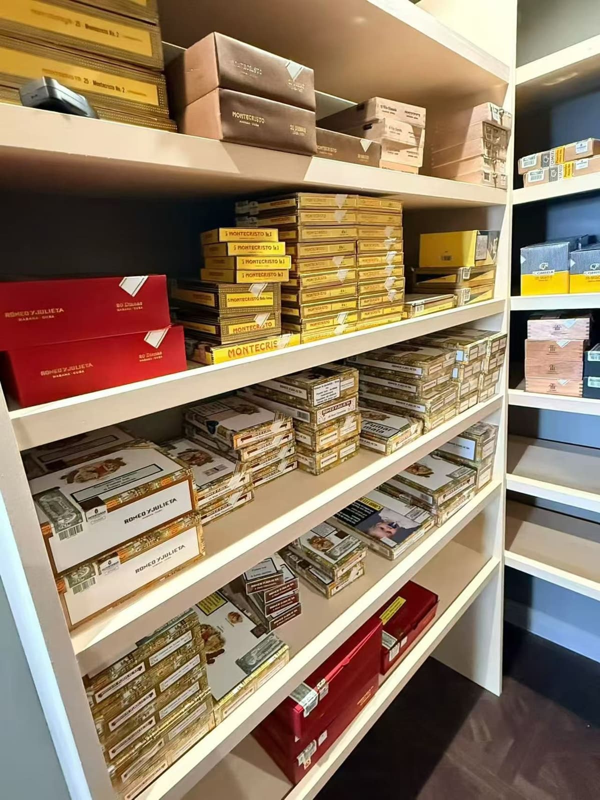 Havana Osaka ( Cigar & Shisha) 大阪市