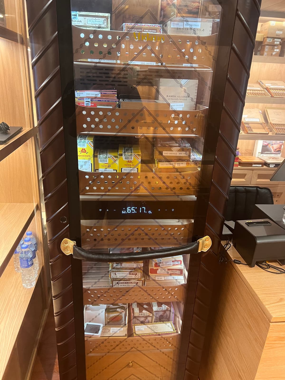 悠然古巴雪茄吧 YOURAN CUBA CIGAR