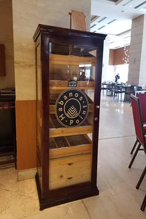 幾內亞的 Habanos 點 "HOTEL GOLDEN TULIP LE DIPLOMATE"