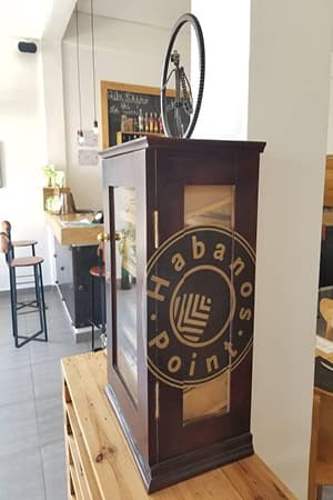幾內亞的 Habanos 點 "IMPREVU"