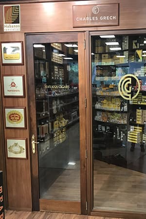 Habanos Specialist “Charles Grech Liquor Store” 在馬爾他